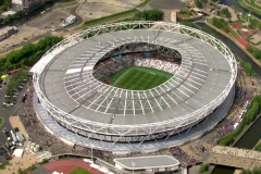سقف 2 قسمتی با یک قسمت ثابت و یک قسمت متحرک استادیوم لندن- وستهام