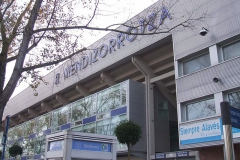 سردرب استادیوم مندیزوروتزا - استادیوم دیپورتیو آلاوس