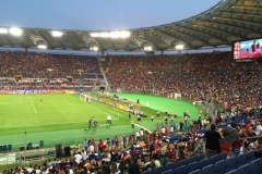 استادیوم المپیکو گرانده تورین مملوء از هواداران فوتبال