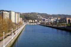 رودخانه شهر بیلبائو در کشور اسپانیا
