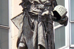 مجسمه دیگو لوپز؛ بنیانگذار شهر بیلبائو در کشور اسپانیا