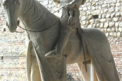 مجسمه اسب سوار کان گرانده اول در شهر ورونا