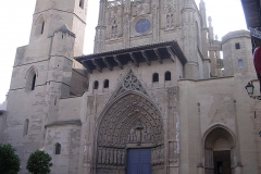 کلیسای جامع در شهر هوئسکا در اسپانیا