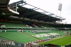 نمای جانبی از سکوی اصلی استادیوم ویزر استادیون
