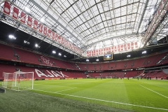 نمایی زیبا از داخل استادیوم یوهان کرایف آمستردام و سقف بسته آن