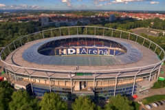 نمای هوایی از سقف و سکوهای استادیوم HDI آرنا هانوفر